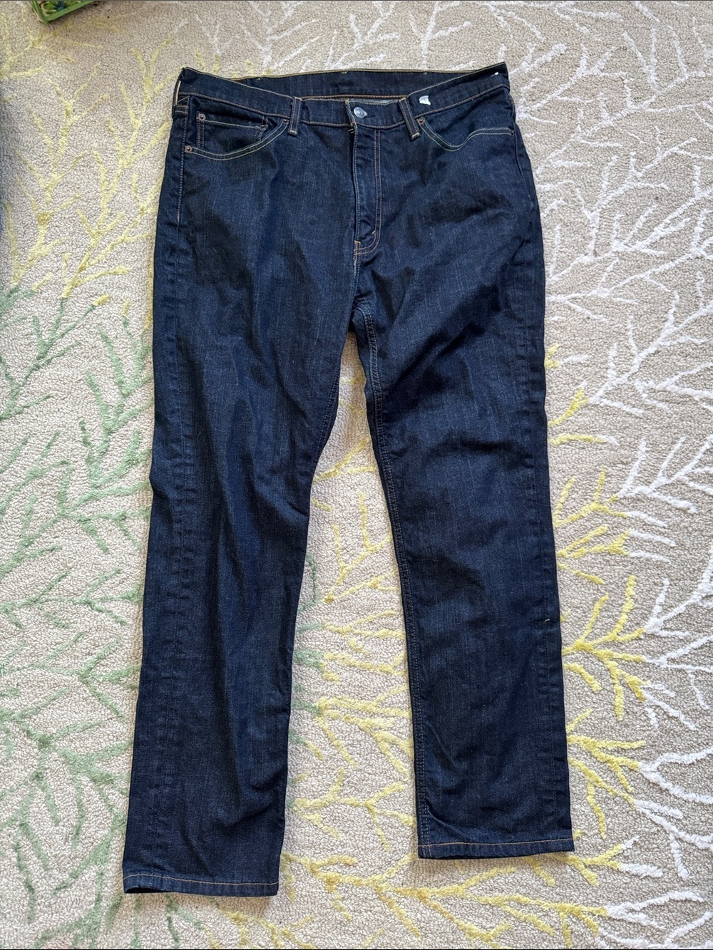 Levi’s 541 dark wash jeans 38 x 32“